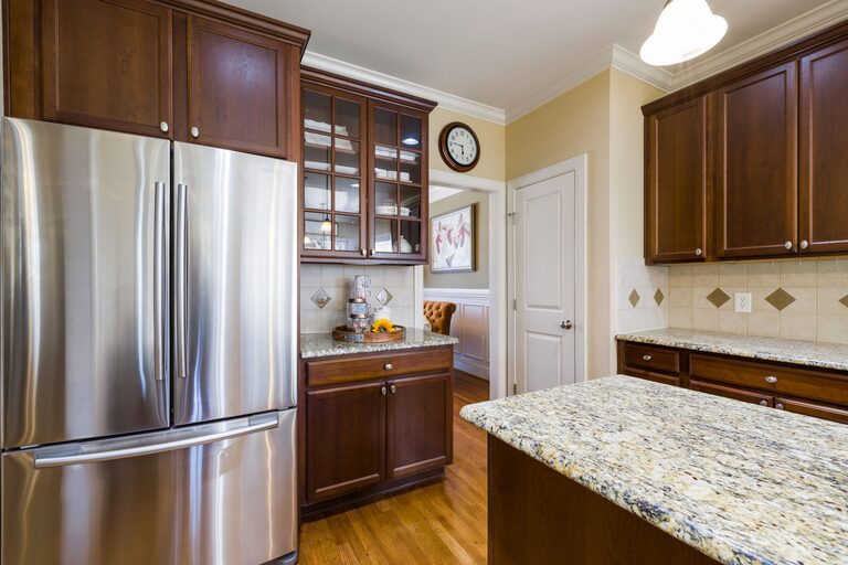 How to Keep Your Fridge and Pantry Tidy